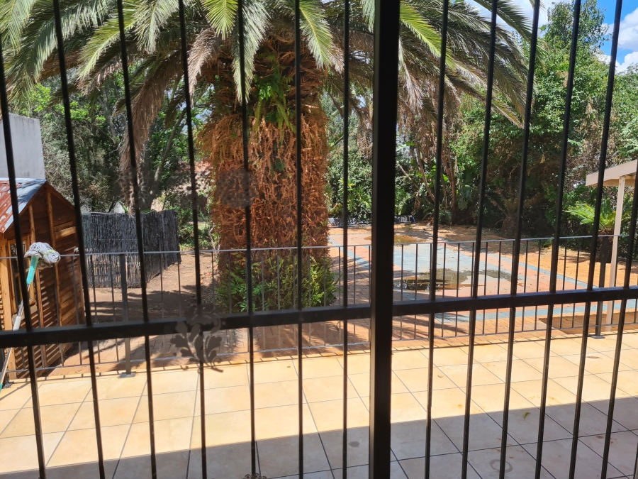 To Let 2 Bedroom Property for Rent in Linden Gauteng