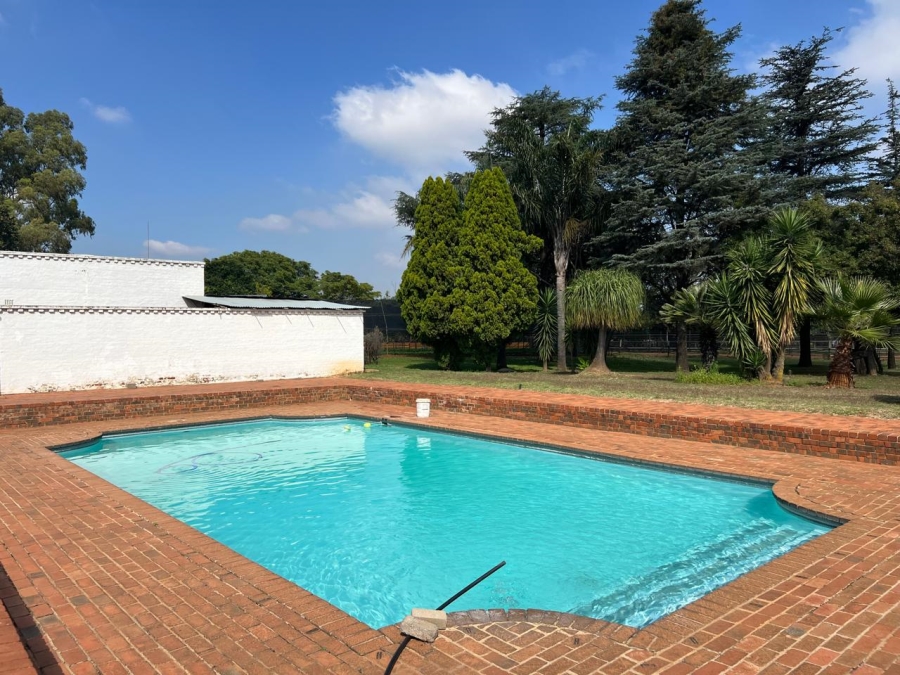 4 Bedroom Property for Sale in Knoppieslaagte Gauteng