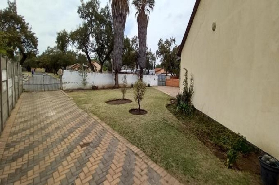4 Bedroom Property for Sale in Mayberry Park Gauteng