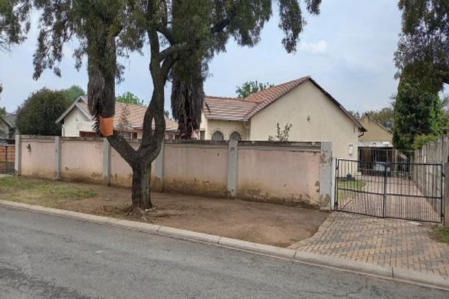 4 Bedroom Property for Sale in Mayberry Park Gauteng