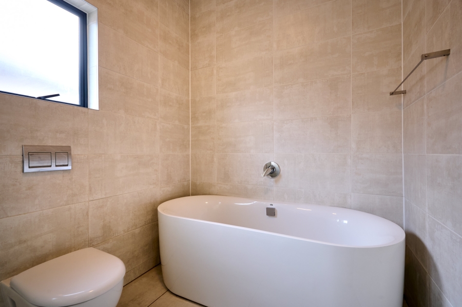 2 Bedroom Property for Sale in The Polofields Gauteng