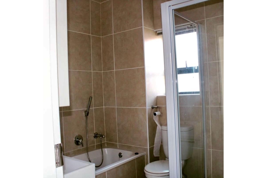 To Let 2 Bedroom Property for Rent in Lonehill Gauteng