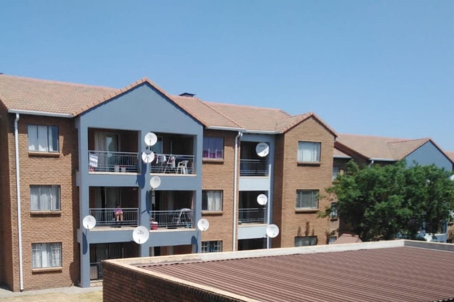 2 Bedroom Property for Sale in Vorna Valley Gauteng