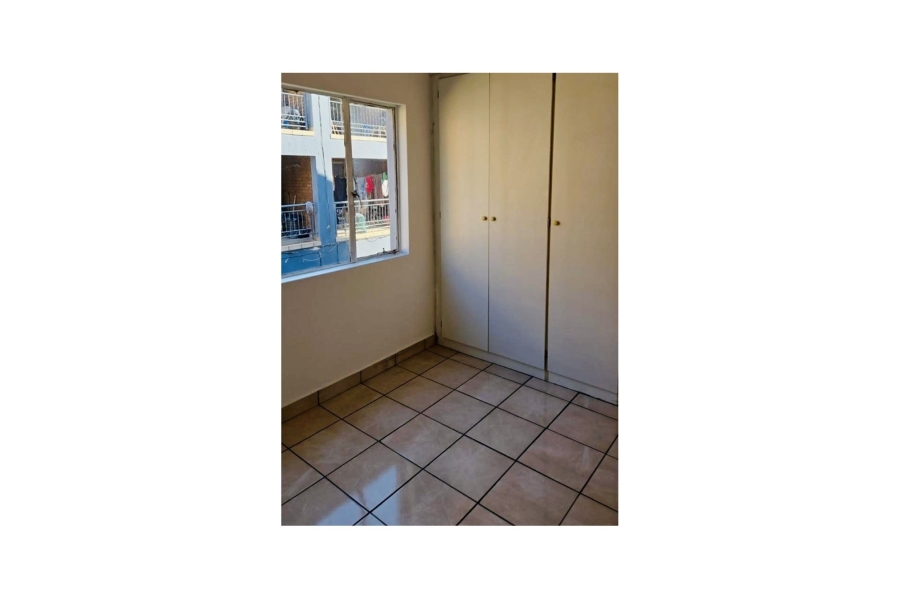 2 Bedroom Property for Sale in Vorna Valley Gauteng