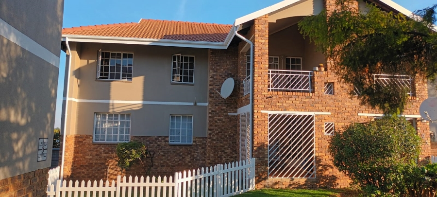3 Bedroom Property for Sale in Elardus Park Gauteng