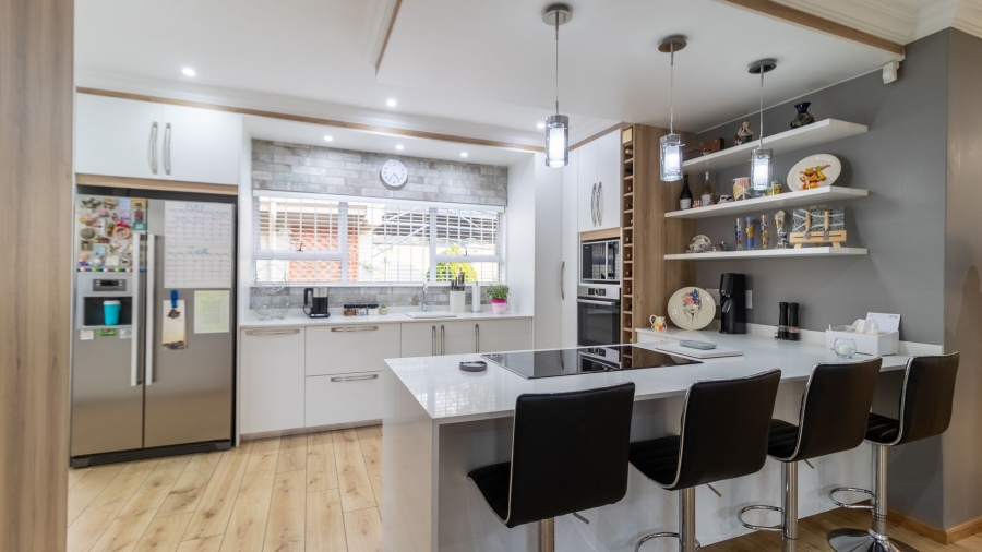 4 Bedroom Property for Sale in Bedfordview Gauteng