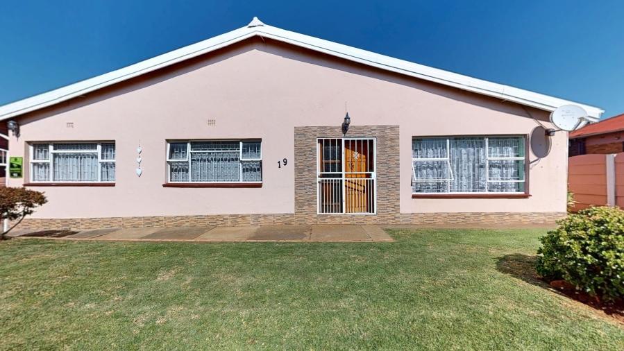 3 Bedroom Property for Sale in Ravensklip Gauteng