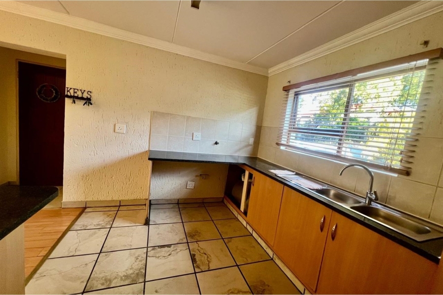 2 Bedroom Property for Sale in Paulshof Gauteng