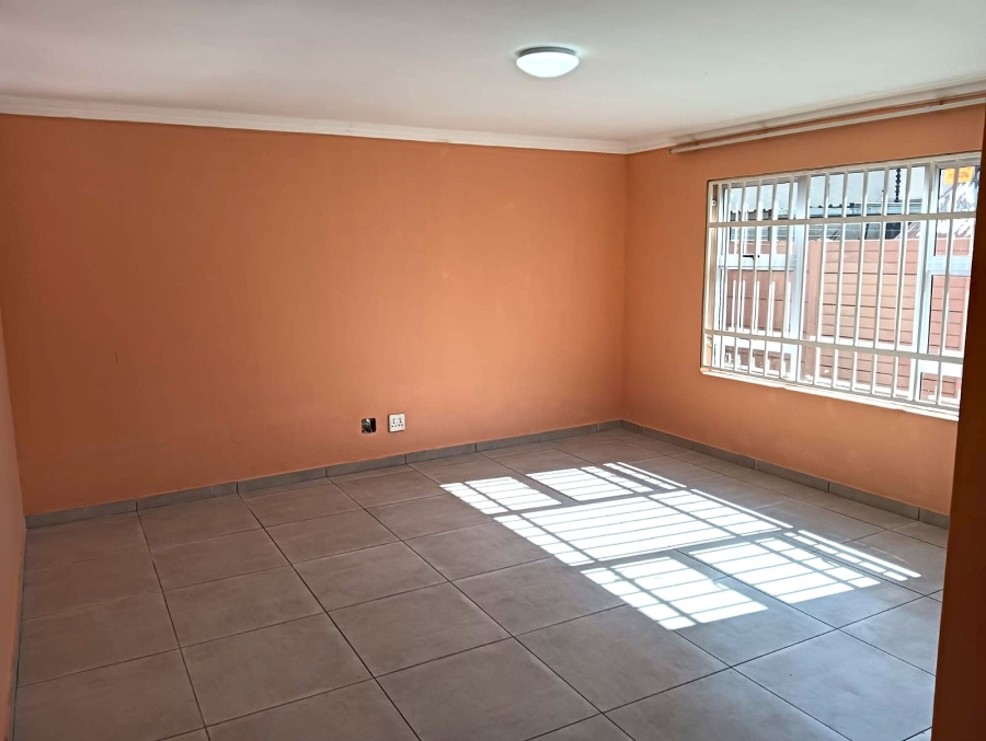 To Let 7 Bedroom Property for Rent in Terenure Gauteng