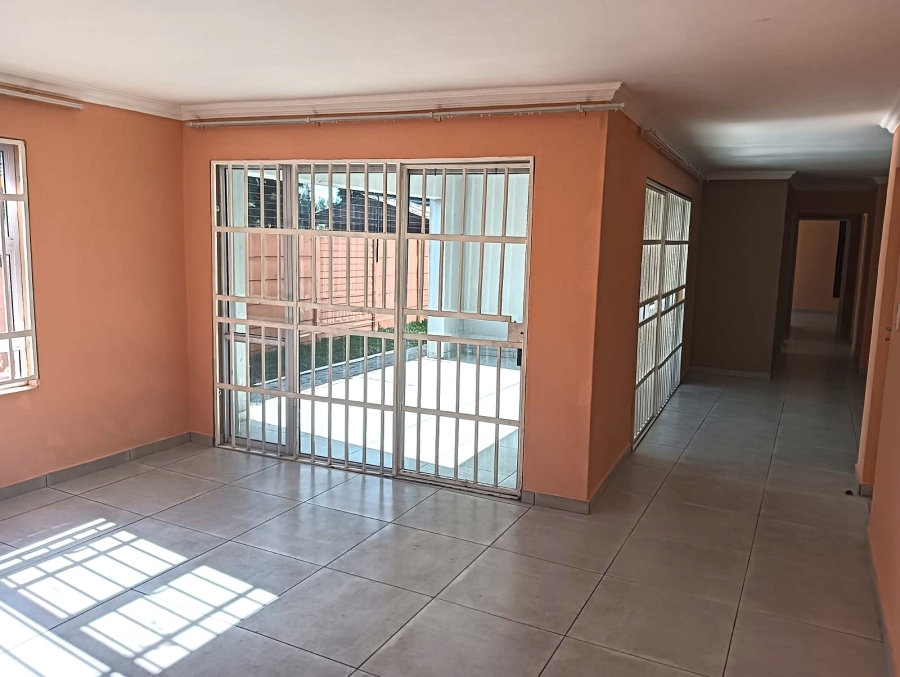 To Let 7 Bedroom Property for Rent in Terenure Gauteng