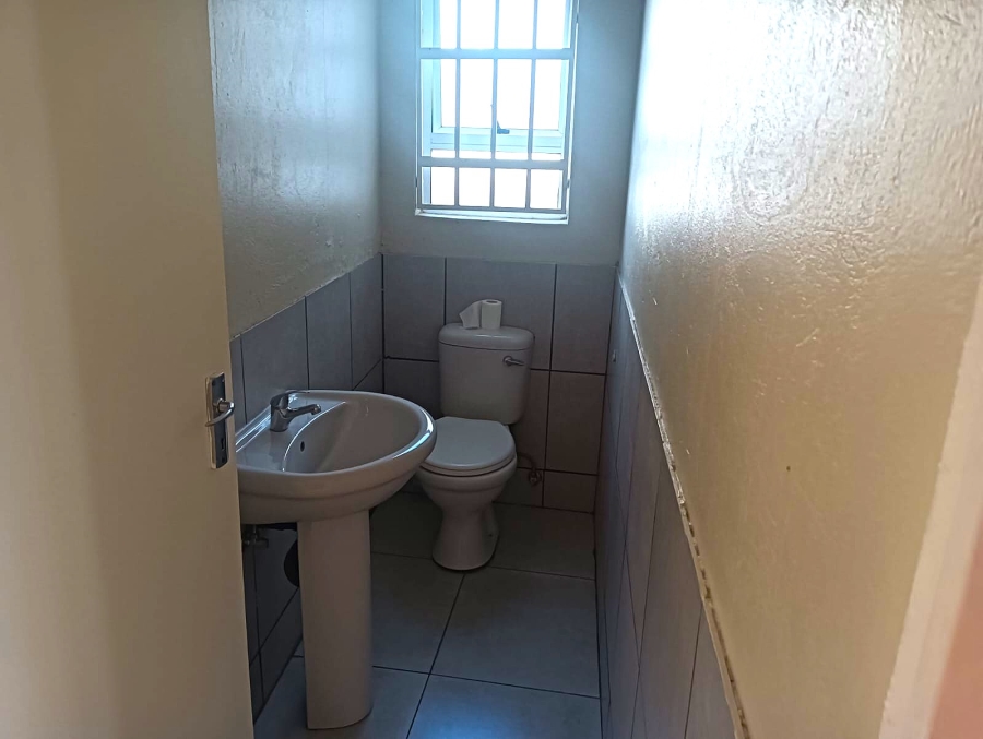 To Let 7 Bedroom Property for Rent in Terenure Gauteng