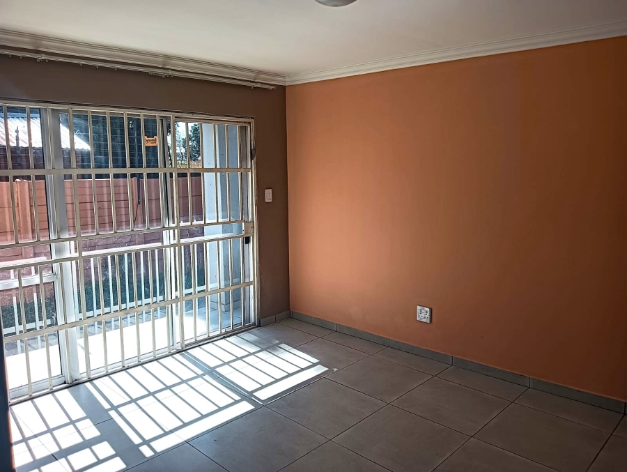 To Let 7 Bedroom Property for Rent in Terenure Gauteng
