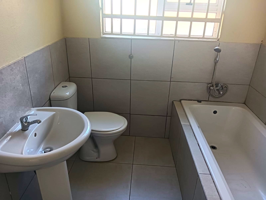To Let 7 Bedroom Property for Rent in Terenure Gauteng