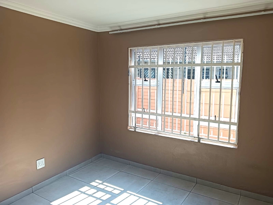To Let 7 Bedroom Property for Rent in Terenure Gauteng