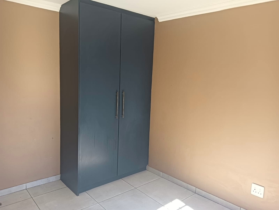 To Let 7 Bedroom Property for Rent in Terenure Gauteng