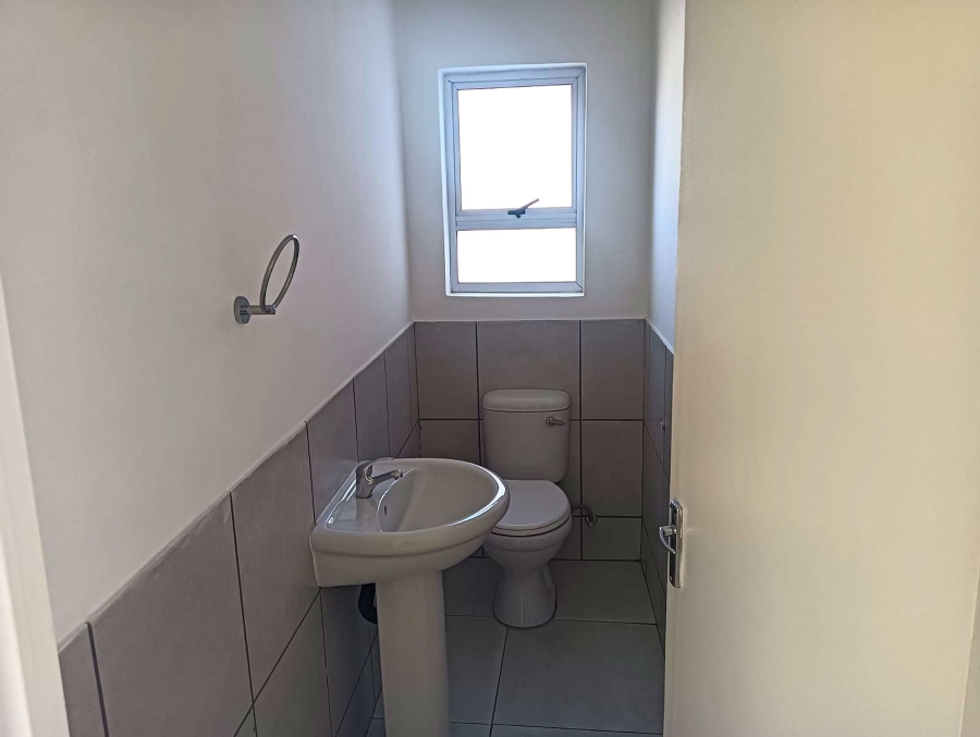 To Let 7 Bedroom Property for Rent in Terenure Gauteng