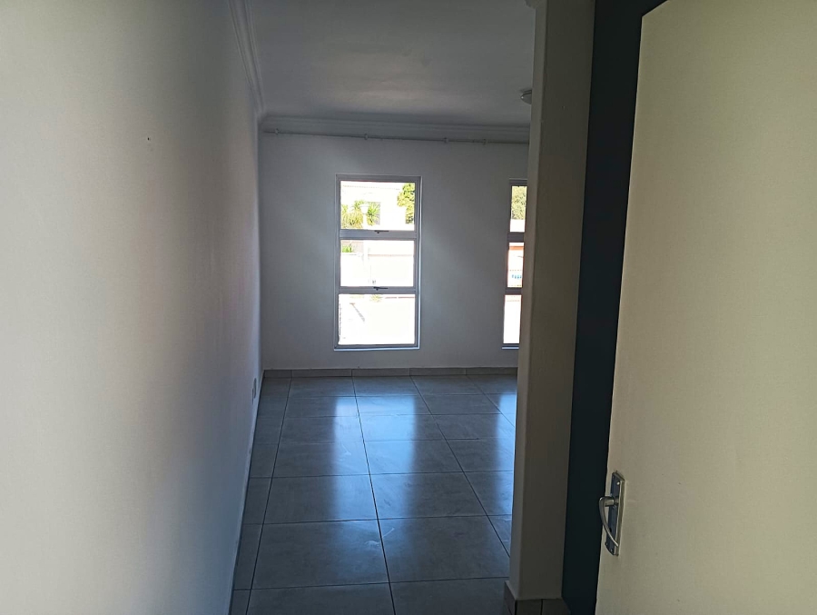To Let 7 Bedroom Property for Rent in Terenure Gauteng