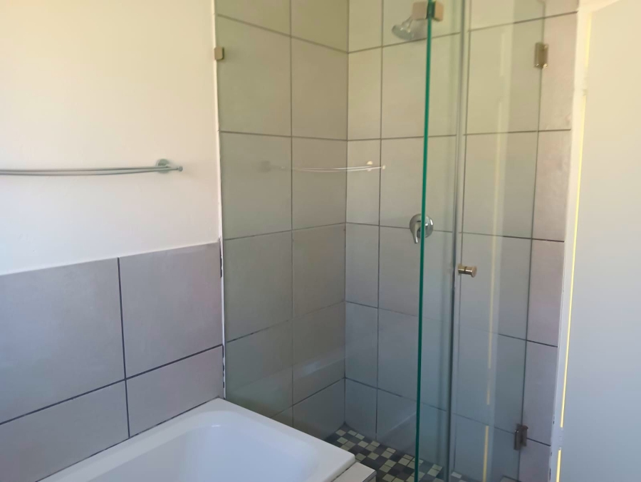To Let 7 Bedroom Property for Rent in Terenure Gauteng