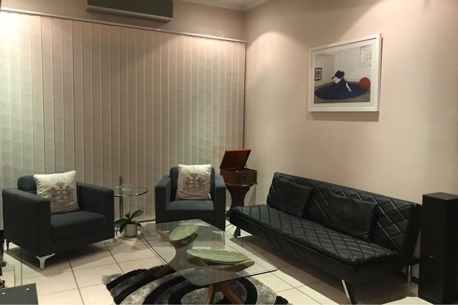 To Let 2 Bedroom Property for Rent in Magaliessig Gauteng