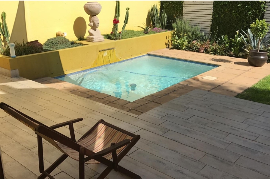 To Let 2 Bedroom Property for Rent in Magaliessig Gauteng