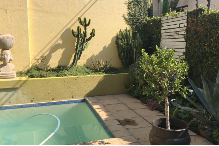 To Let 2 Bedroom Property for Rent in Magaliessig Gauteng