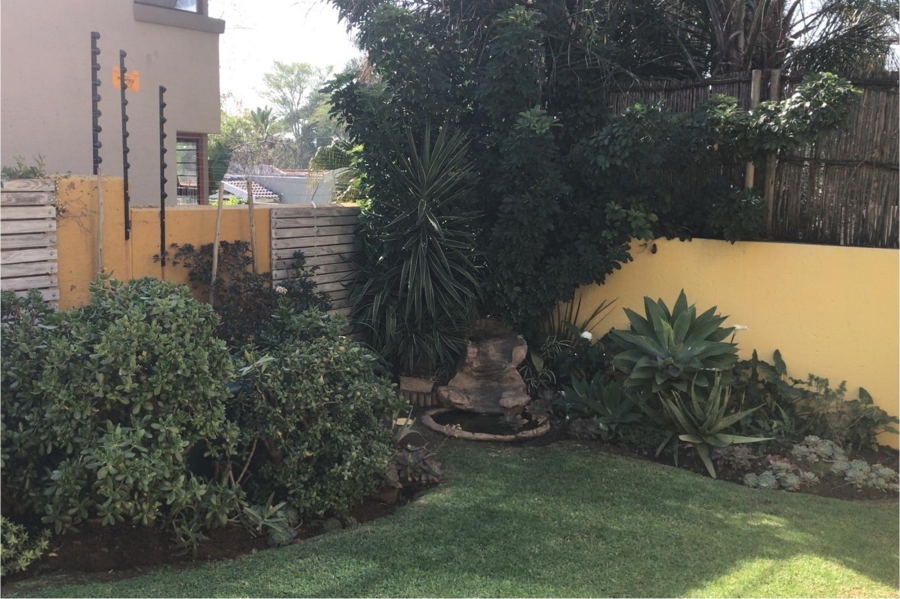 To Let 2 Bedroom Property for Rent in Magaliessig Gauteng