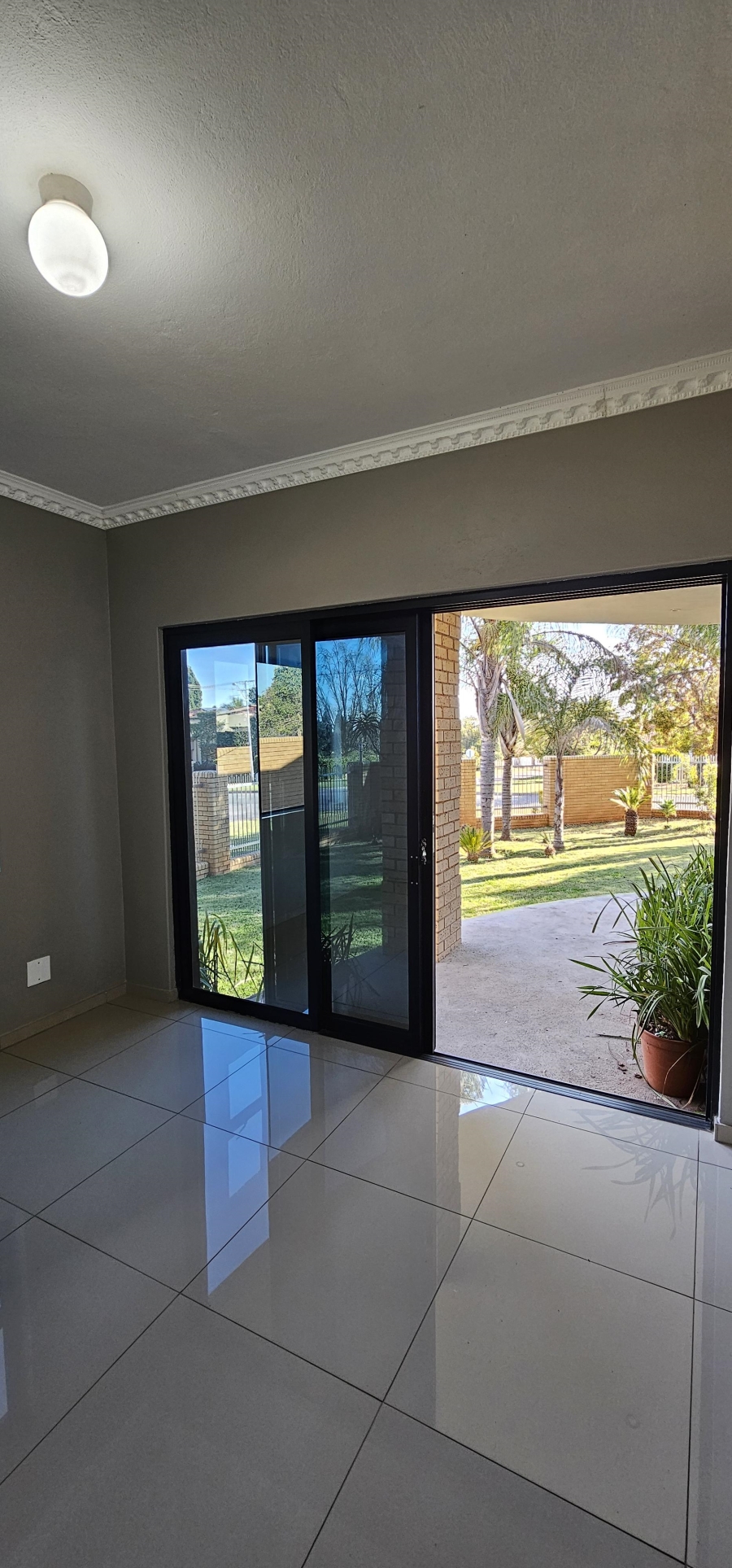 To Let 1 Bedroom Property for Rent in Erasmia Gauteng