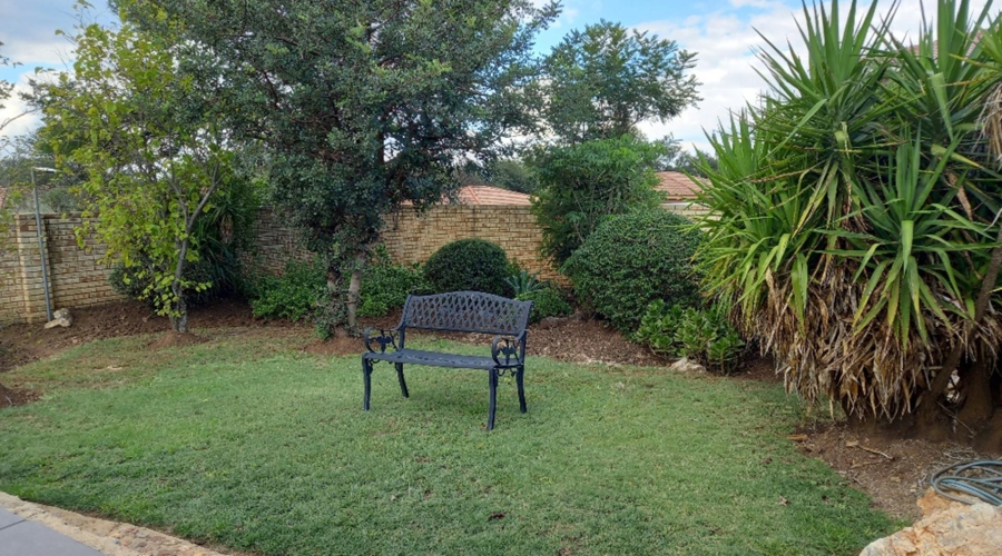 3 Bedroom Property for Sale in Vaaloewer Gauteng