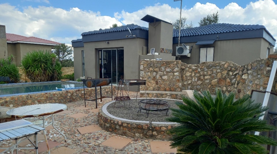 3 Bedroom Property for Sale in Vaaloewer Gauteng