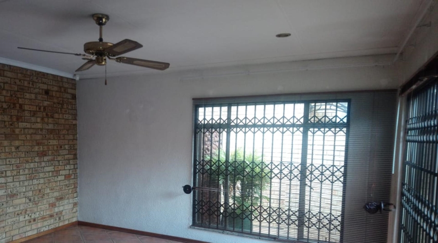 3 Bedroom Property for Sale in Vanderbijlpark CW 5 Gauteng
