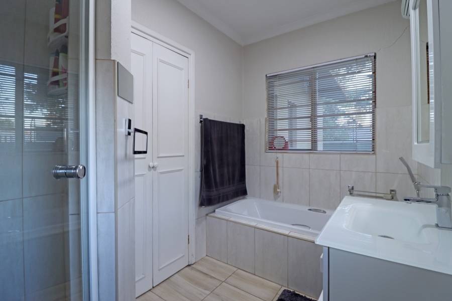 3 Bedroom Property for Sale in Bryanston East Gauteng