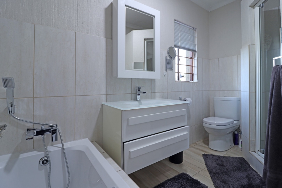 3 Bedroom Property for Sale in Bryanston East Gauteng