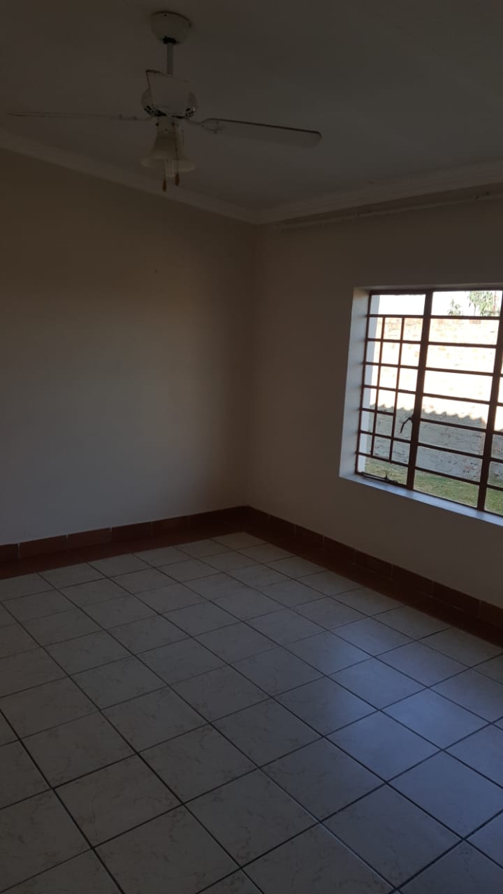 6 Bedroom Property for Sale in Knoppieslaagte Gauteng