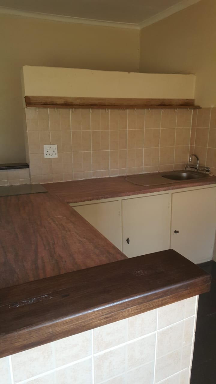 6 Bedroom Property for Sale in Knoppieslaagte Gauteng