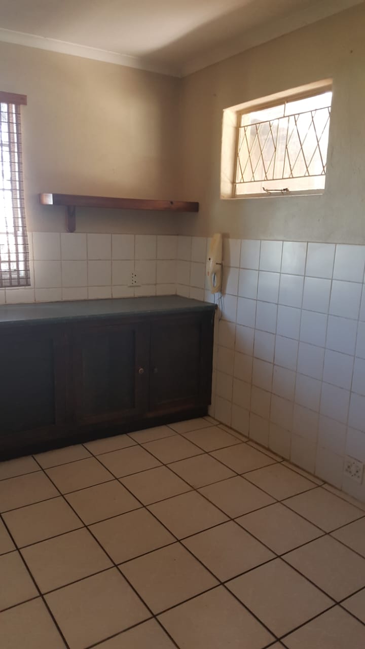 6 Bedroom Property for Sale in Knoppieslaagte Gauteng