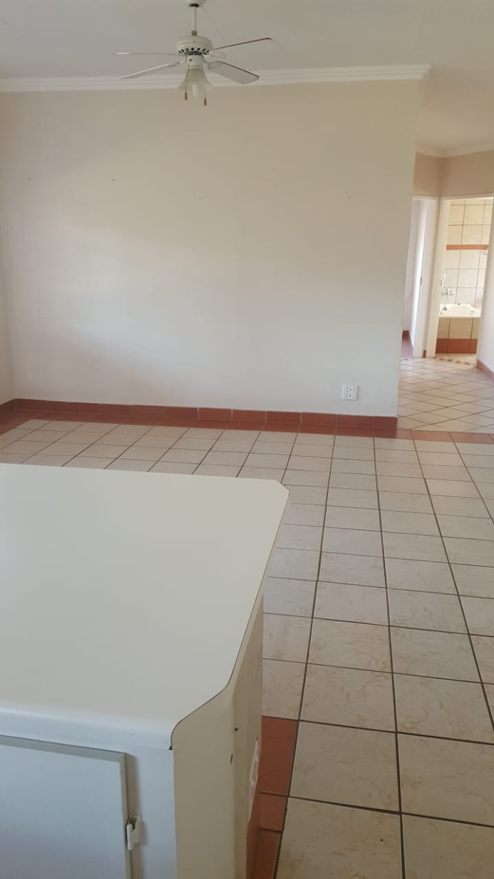 6 Bedroom Property for Sale in Knoppieslaagte Gauteng