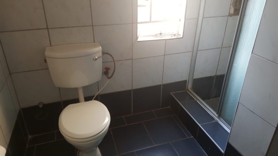 6 Bedroom Property for Sale in Knoppieslaagte Gauteng