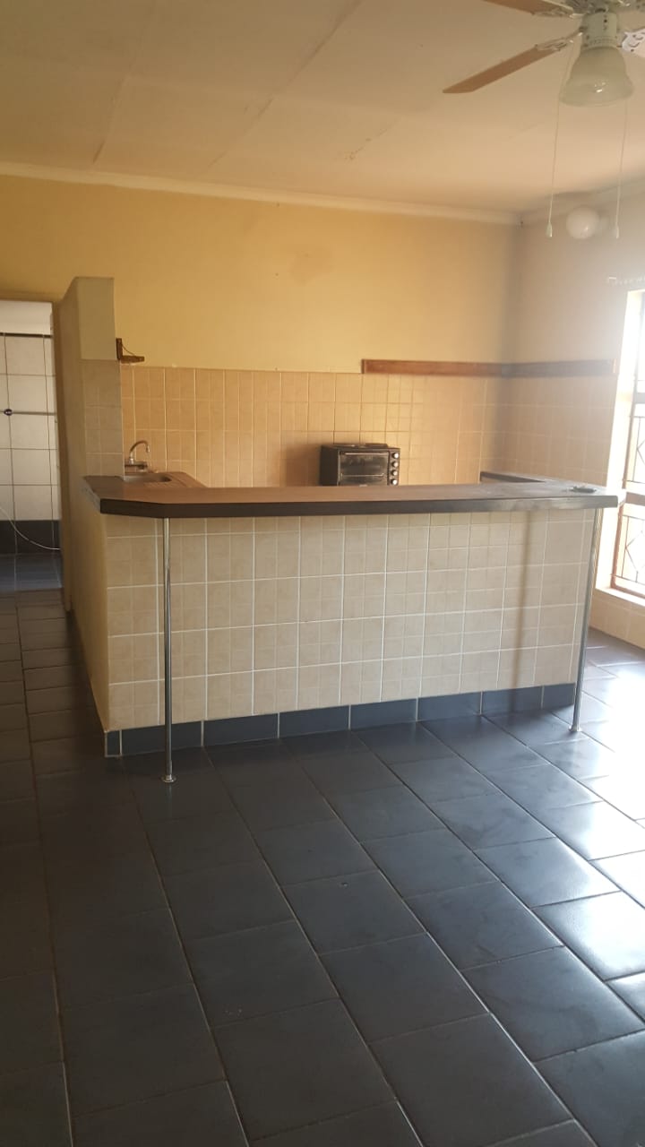 6 Bedroom Property for Sale in Knoppieslaagte Gauteng