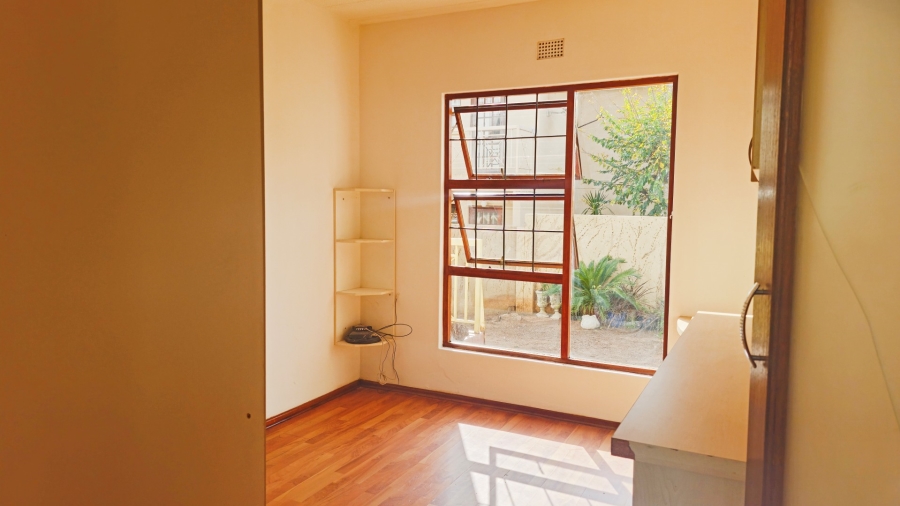 2 Bedroom Property for Sale in Glen Atholl Gauteng