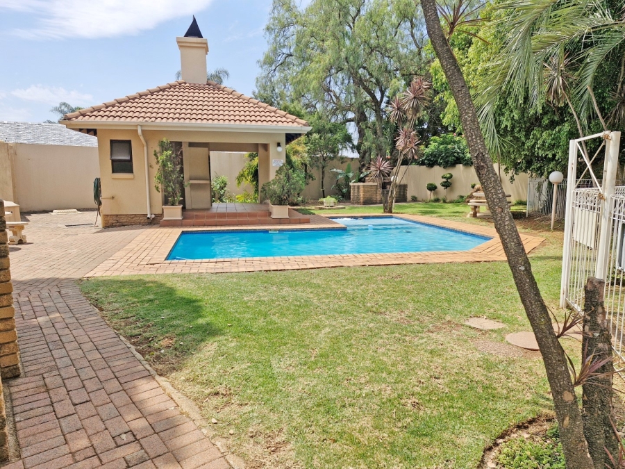 2 Bedroom Property for Sale in Glen Atholl Gauteng