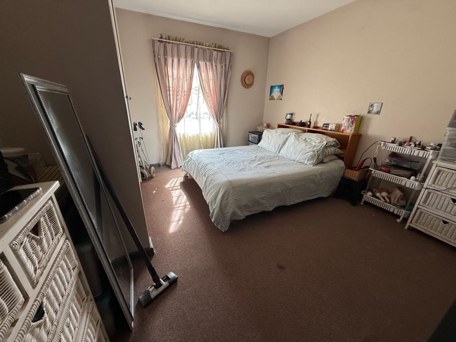 1 Bedroom Property for Sale in Helderkruin Gauteng