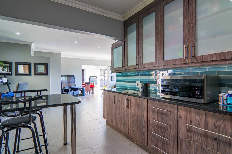 3 Bedroom Property for Sale in Thatchfield Estate Gauteng