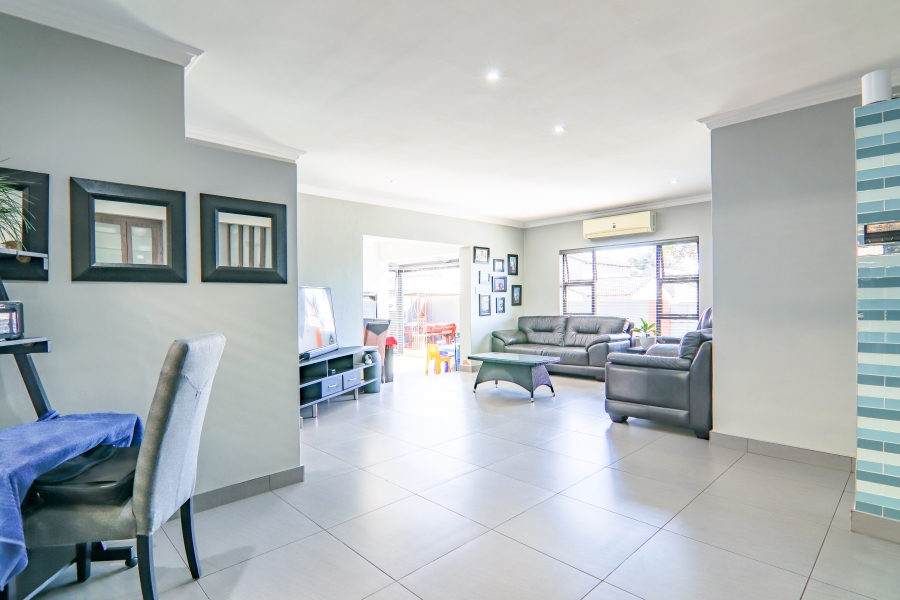 3 Bedroom Property for Sale in Thatchfield Estate Gauteng