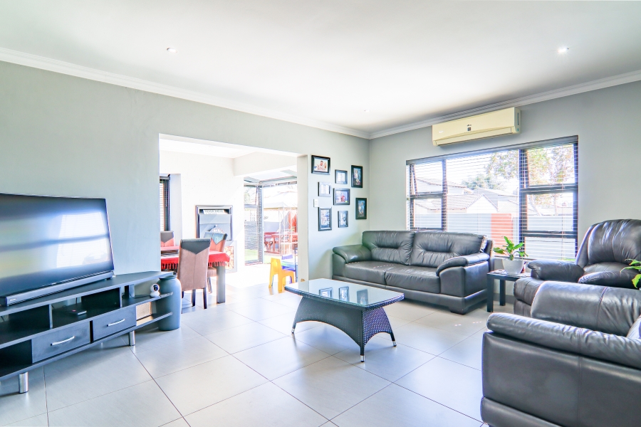 3 Bedroom Property for Sale in Thatchfield Estate Gauteng