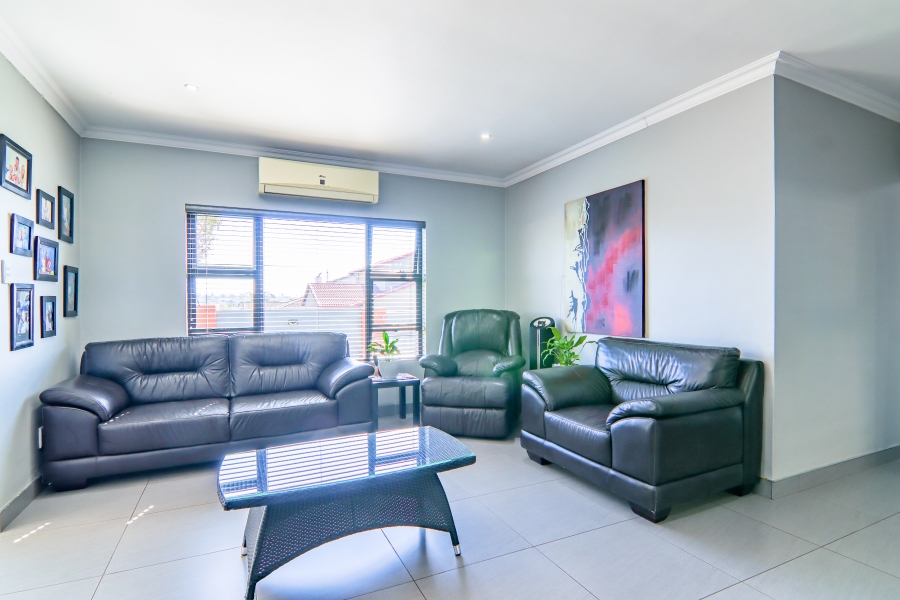 3 Bedroom Property for Sale in Thatchfield Estate Gauteng