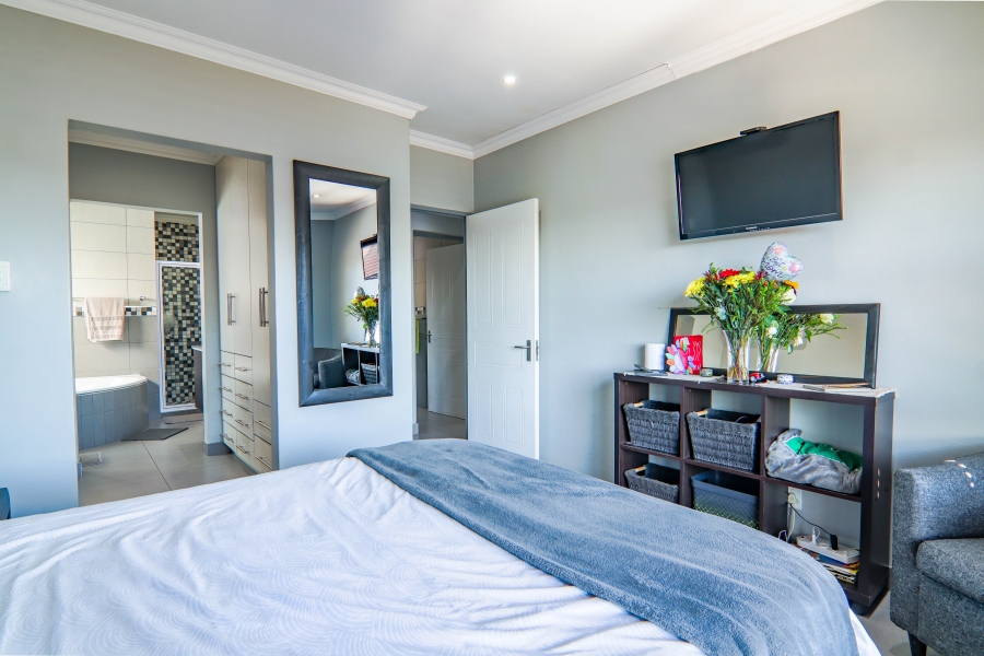 3 Bedroom Property for Sale in Thatchfield Estate Gauteng