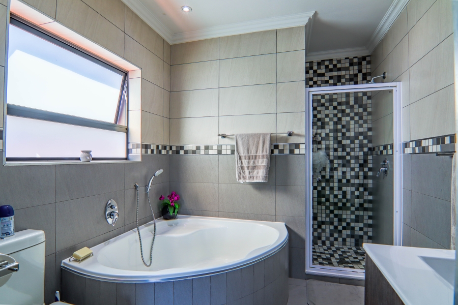 3 Bedroom Property for Sale in Thatchfield Estate Gauteng