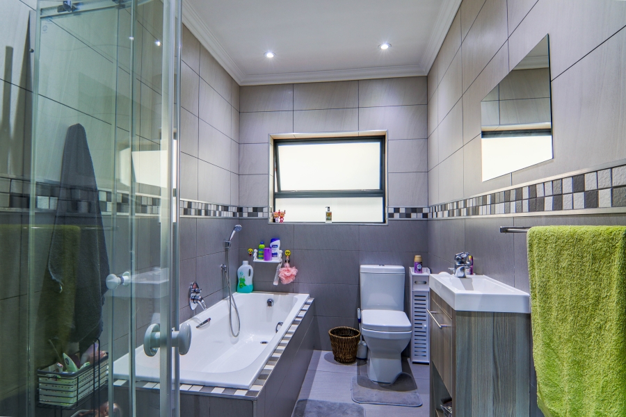 3 Bedroom Property for Sale in Thatchfield Estate Gauteng
