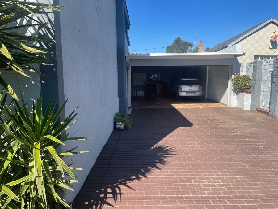 4 Bedroom Property for Sale in Krugersdorp West Gauteng