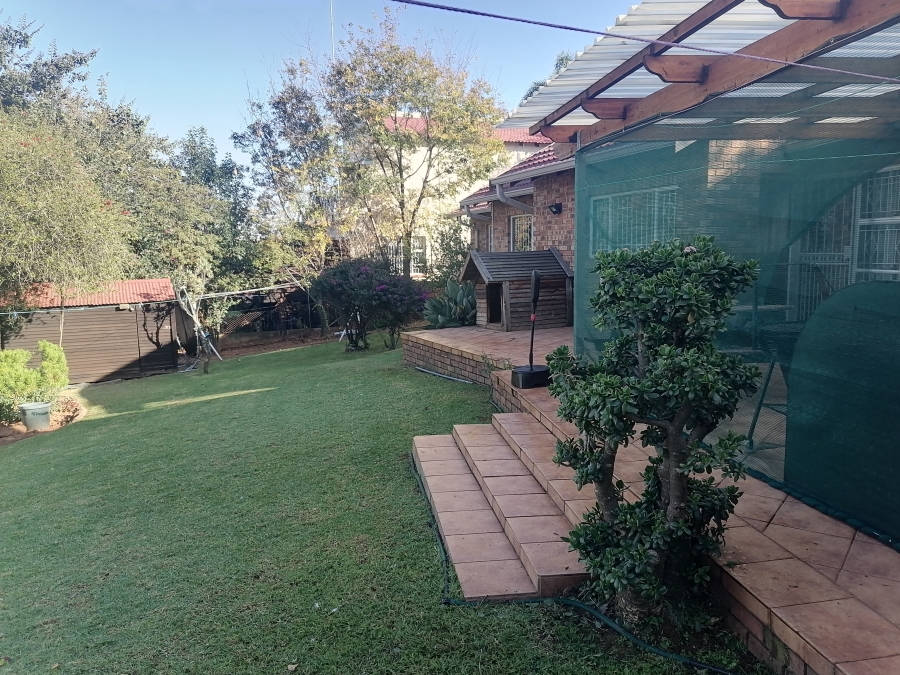 To Let 3 Bedroom Property for Rent in Roodekrans Gauteng